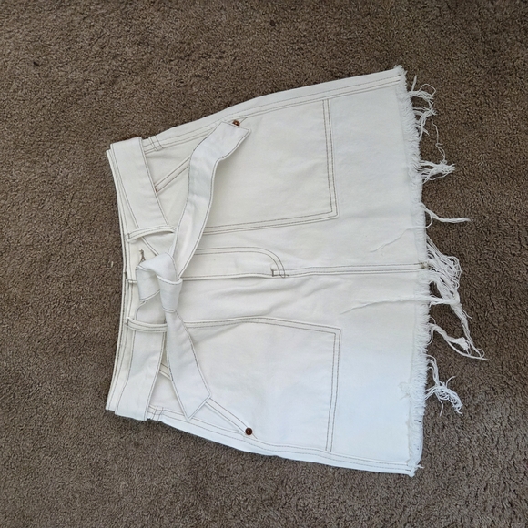 Abercrombie & Fitch White Mini Skirt - Picture 2 of 5